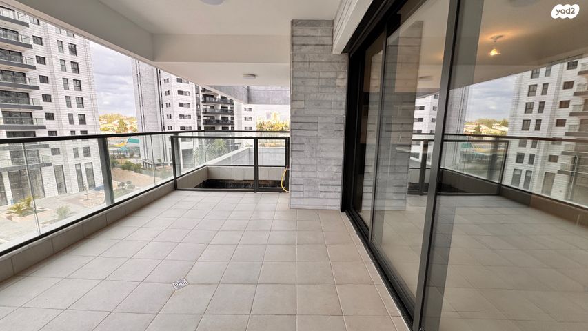 דירה, יונה וולך, גרין פארק החדשה, הוד השרון