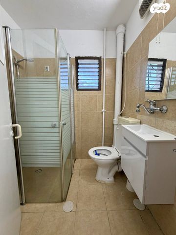 גיורא יוספטל 32