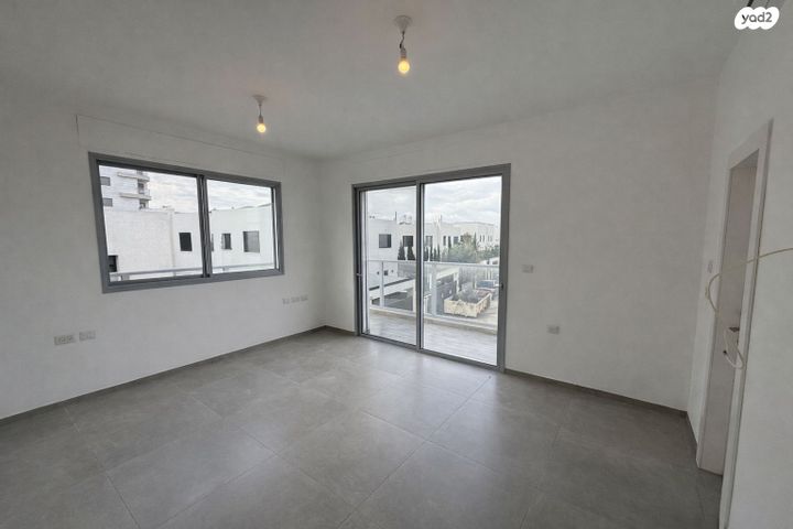 דו משפחתי, כפר יונה