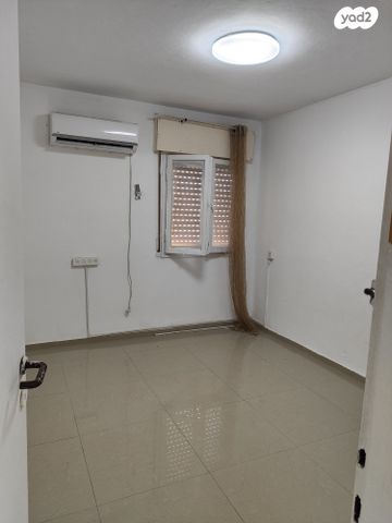 דירה, התבור 31, מרכז העיר, קרית אתא