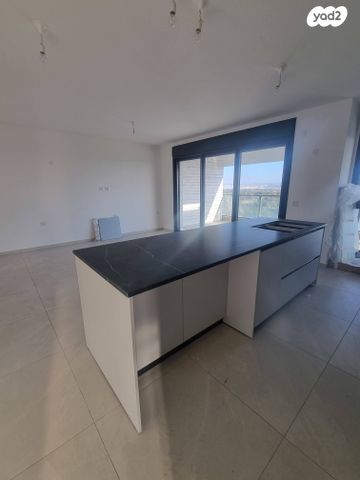 דירה, יונה וולך 7, גרין פארק החדשה, הוד השרון