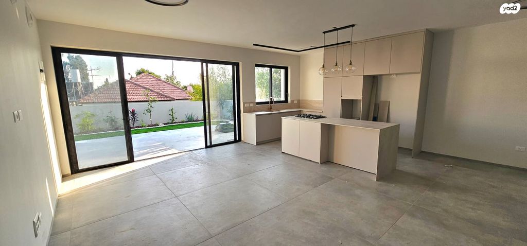 דו משפחתי, הוד השרון