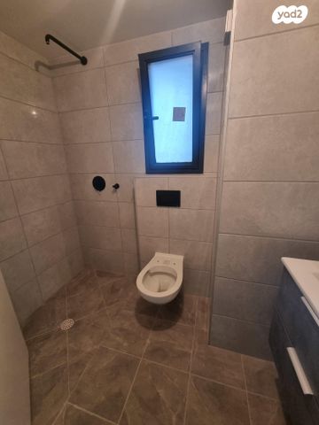 דירה, יונה וולך 7, גרין פארק החדשה, הוד השרון