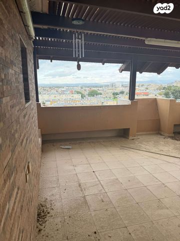 גג/ פנטהאוז, שדרות הרברט ליהמן, קרית ים ב', קרית ים