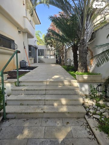 בית פרטי/ קוטג', גבעת הסלעים, ראש העין