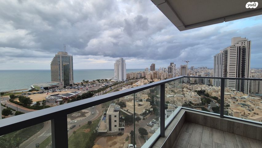 אמנון ליפקין שחק 