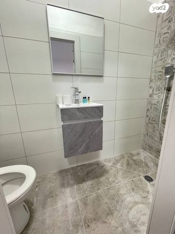 דרך יד לבנים 28