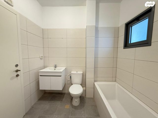 דירה, נהר הירדן, רמת נבון . הר כרמי, כרמיאל