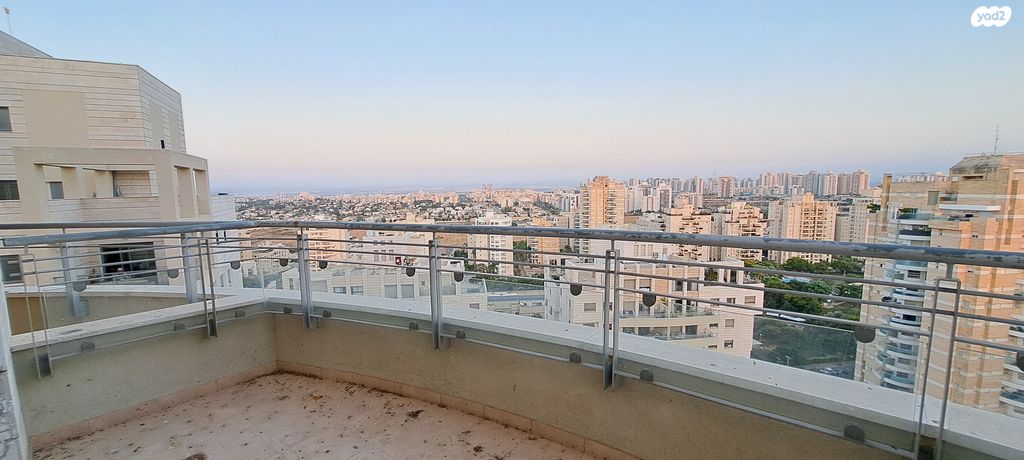 מרדכי גור 11