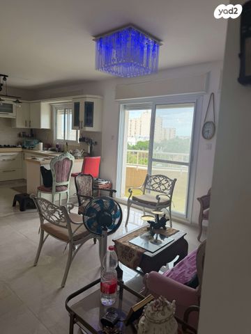 גג/ פנטהאוז, שדרות הרברט ליהמן, קרית ים ב', קרית ים