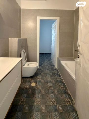 גג/ פנטהאוז, יצחק ארנסט נבנצל, מורדות ארנונה, ירושלים