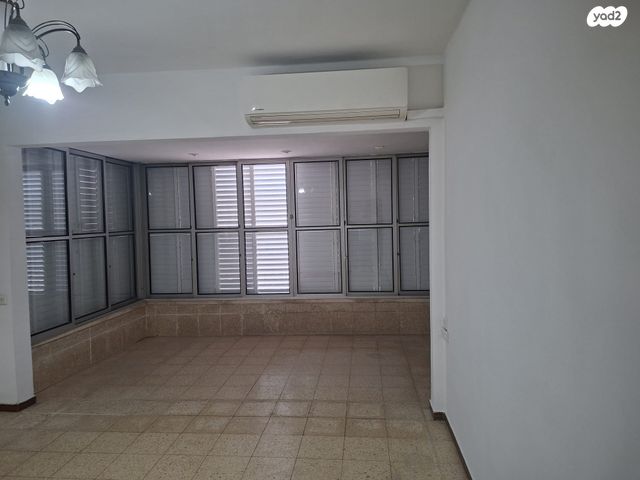 דירת גן, שפירא, תל אביב יפו