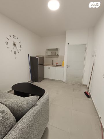 יחידת דיור, משה שרת, עפולה