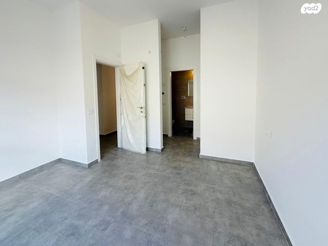 גג/ פנטהאוז, יצחק ארנסט נבנצל, מורדות ארנונה, ירושלים