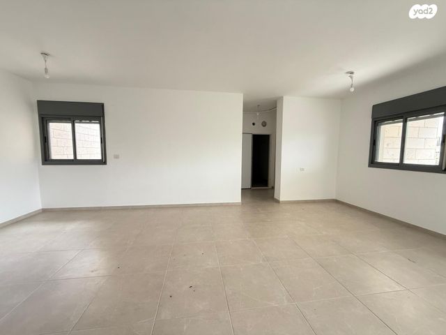 דירה, נהר הירדן, רמת נבון . הר כרמי, כרמיאל