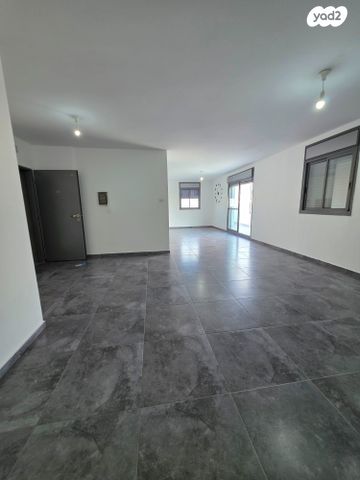 גג/ פנטהאוז, אופקים