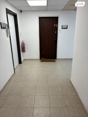 משרדים, יגיע כפיים, מונטיפיורי, הרכבת, תל אביב יפו