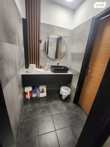 משרדים, שער פלמר, תחנת רכבת השמונה, חיפה