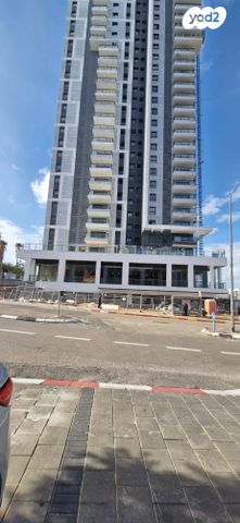 חנויות/ שטח מסחרי