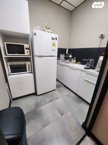 משרדים, שער פלמר, תחנת רכבת השמונה, חיפה