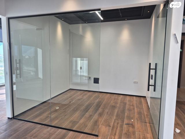 משרדים, מתחם 1200, הוד השרון