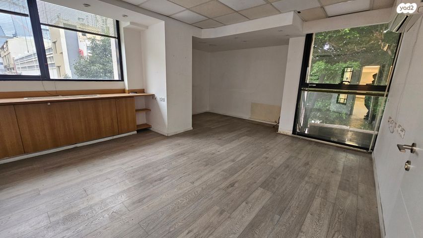 יגאל אלון 90