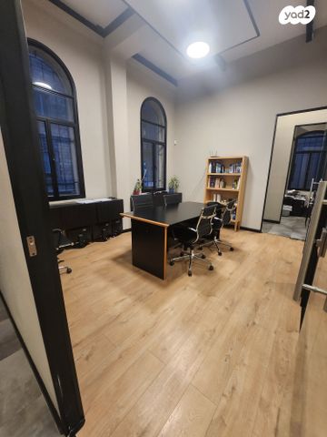 משרדים, שער פלמר, תחנת רכבת השמונה, חיפה