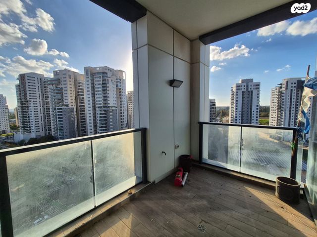 משרדים, מתחם 1200, הוד השרון