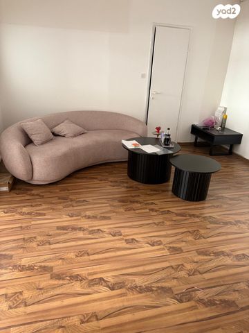 משרדים, יגיע כפיים, מונטיפיורי, הרכבת, תל אביב יפו