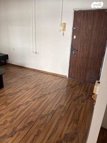 משרדים, יגיע כפיים, מונטיפיורי, הרכבת, תל אביב יפו