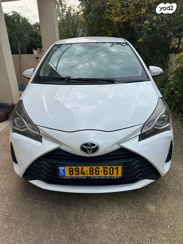 טויוטה יאריס