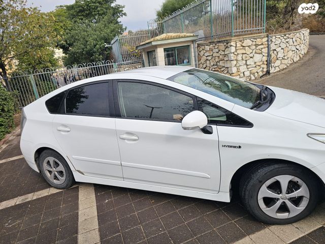 טויוטה פריוס