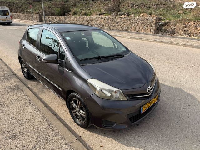 טויוטה יאריס