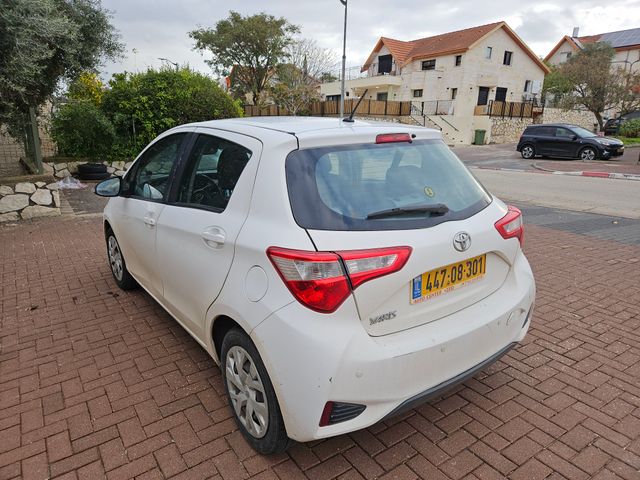טויוטה יאריס