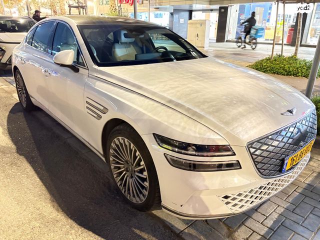 מודעת רכב ג'נסיס G80