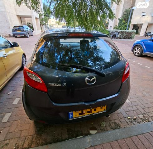 מודעת רכב מאזדה 2