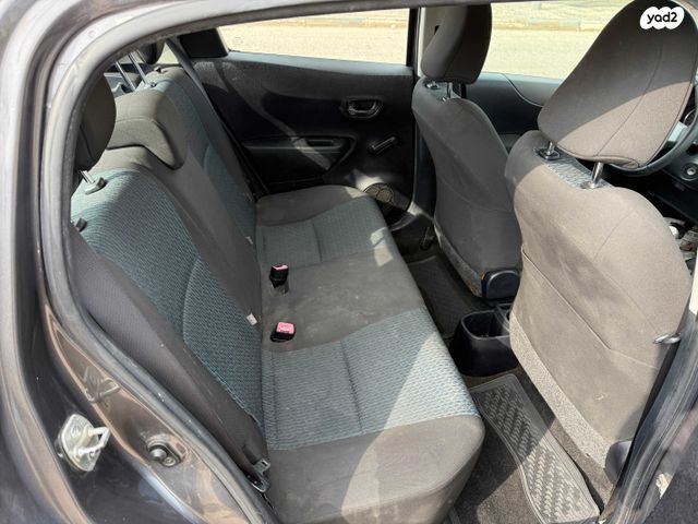 טויוטה יאריס