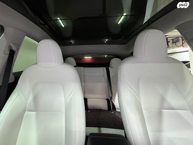 מודעת רכב טסלה מודל Y