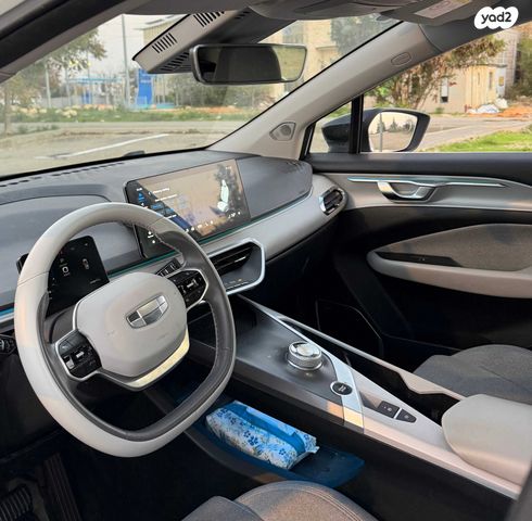 מודעת רכב ג׳ילי Geometry C