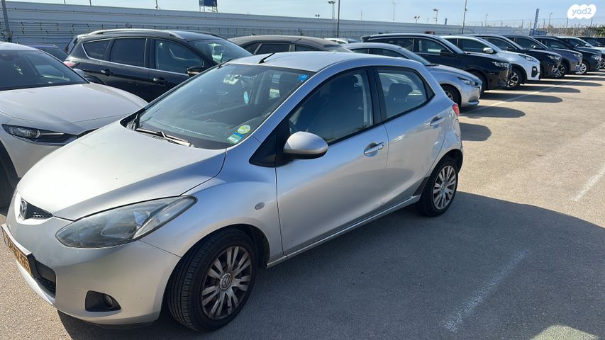 מודעת רכב מאזדה 2