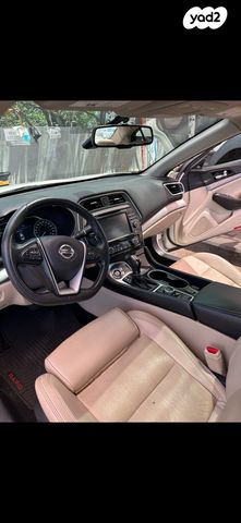 ניסאן מקסימה