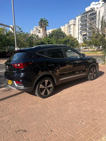 מודעת רכב אם ג'י ZS