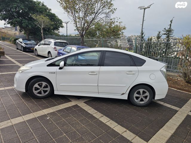 מודעת רכב טויוטה פריוס