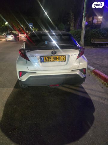מודעת רכב טויוטה C-HR