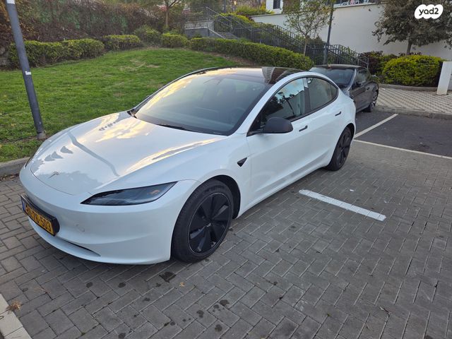 טסלה מודל 3