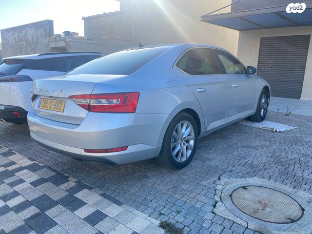 מודעת רכב סקודה סופרב