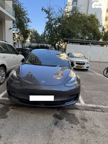 מודעת רכב טסלה מודל 3