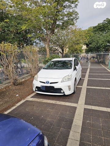 טויוטה פריוס