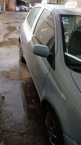 טויוטה יאריס