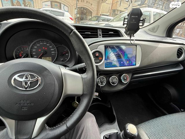 מודעת רכב טויוטה יאריס